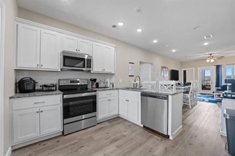 Branson Fun Zone Dog-Friendly Games Pool Apartment in Branson