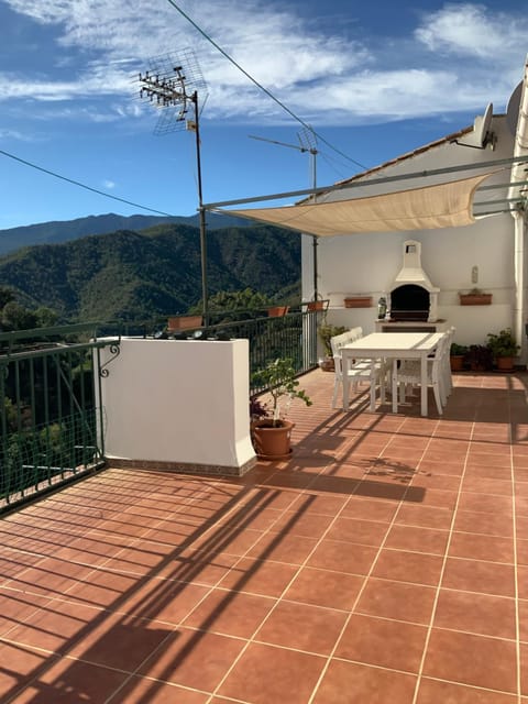 Natural landscape, View (from property/room), Balcony/Terrace, Dining area