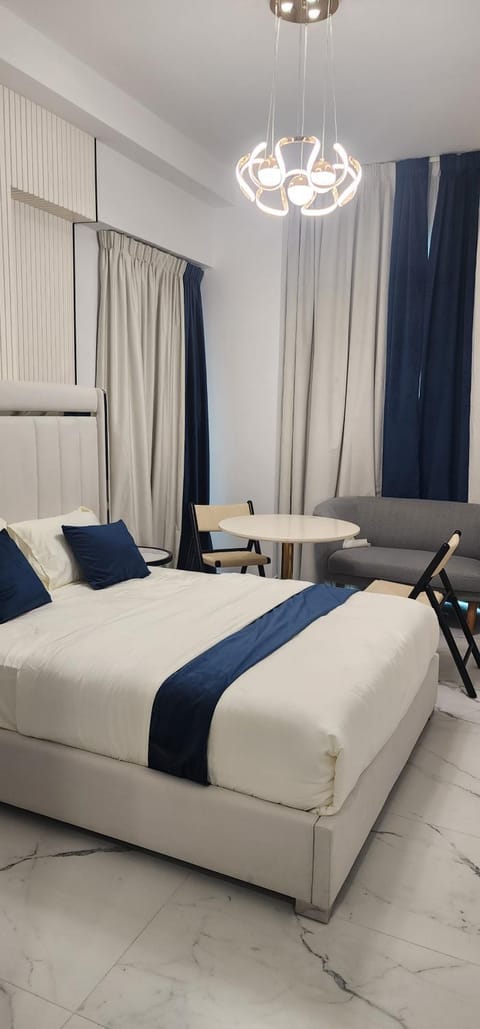 Bed, Living room