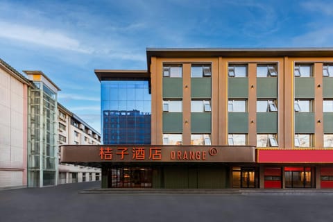 Property building, Day