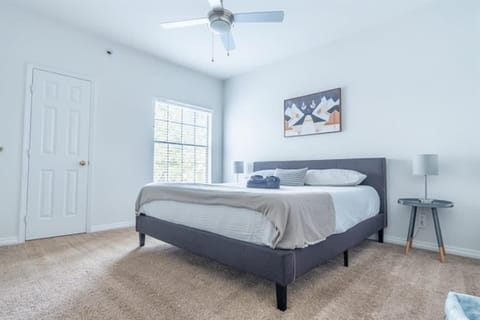 Boulevard Stays 1BR King Suite Pool Gym & Parking 03 Apartment in Irving