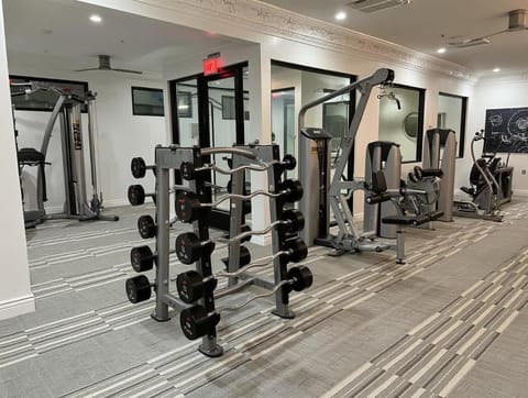 Boulevard Stays 1BR King Suite Pool Gym & Parking 03 Apartment in Irving