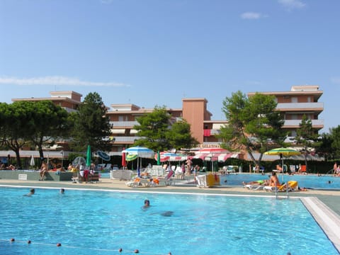 Property building, Day, Activities, Summer, View (from property/room), Kids's club, Evening entertainment, On site, Pool view, Entertainment