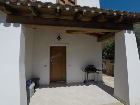 Facade/entrance, BBQ facilities