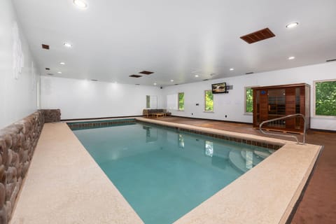 The Manor-Indoor Pool-Speak Easy-Game Room-Sauna House in Rogers