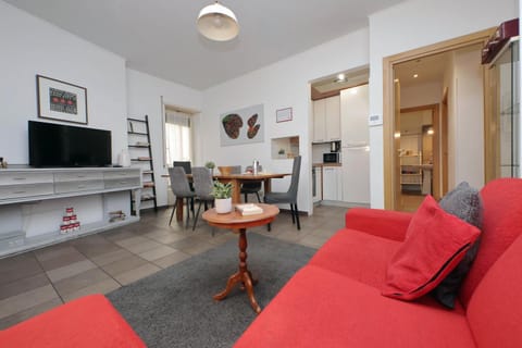 Kitchen or kitchenette, Seating area