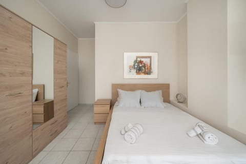 Bed, Photo of the whole room, Bedroom, towels, wardrobe