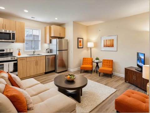 TV and multimedia, Living room, Seating area, Dining area, oven, stove