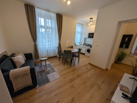 Property building, Communal lounge/ TV room, TV and multimedia, Living room, Seating area