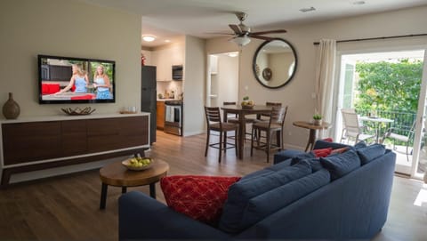 Living room, Dining area