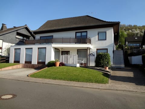 Gästehaus am Ahornweg Bed and Breakfast in Bernkastel-Kues