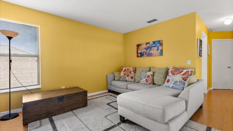 Upstay 3BR Family-Friendly Stylish Retreat w Patio House in Kissimmee