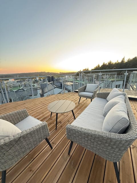 Natural landscape, Balcony/Terrace, Seating area, Sunrise, Sunset