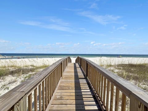 Pass Time - Beachfront for 24 House in West Beach