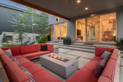 Luxury Riverfront Chalet Chalet in Fraser