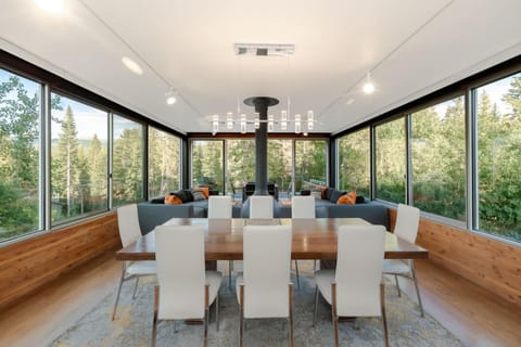 Luxury Riverfront Chalet Chalet in Fraser