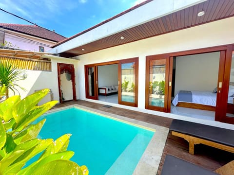 Pool view, Swimming pool, sunbed