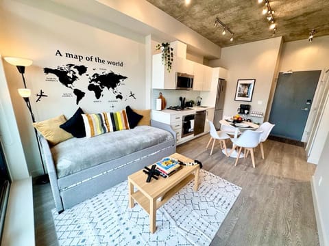 TV and multimedia, Kitchen or kitchenette, Living room, Seating area, Dining area