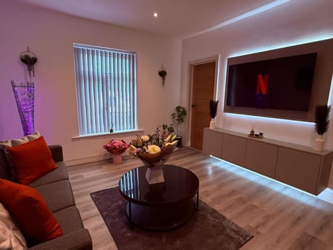 124B Modern Suite 1 bedroom apartment Apartment in Oldbury