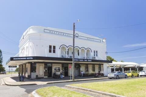 Property building, Street view