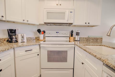 Ocean Side Complex with Heated Pool B-15 Apartment in Butler Beach