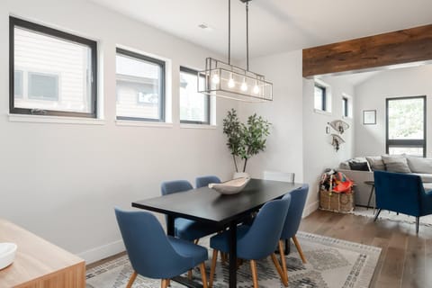 Silly Goose Lodge House in Granby