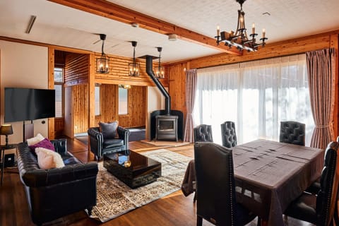 TV and multimedia, Living room, fireplace
