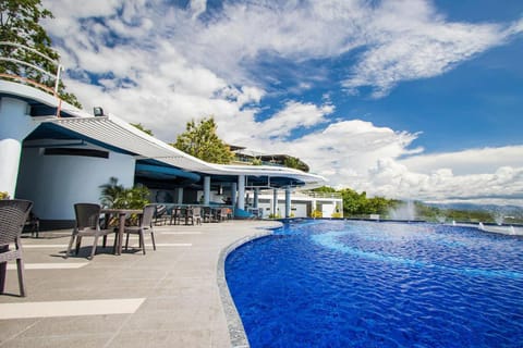 Swimming pool, Swimming pool