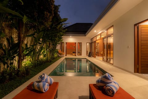 Natural landscape, Pool view, Swimming pool, Swimming pool, sunbed