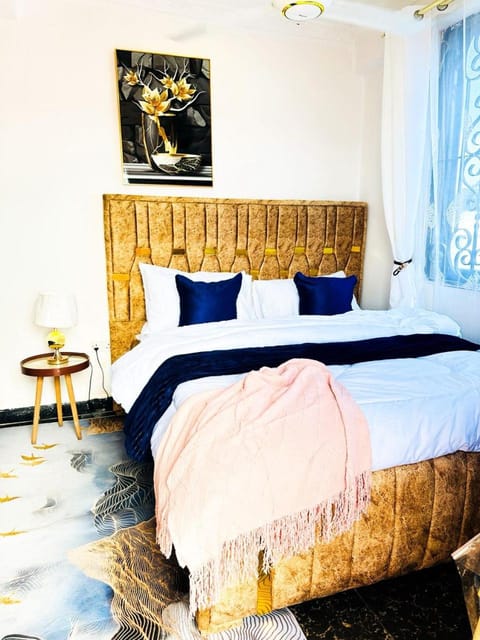 Bed, Living room, Bedroom