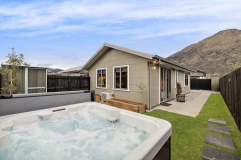 Natural landscape, Hot Tub, Mountain view