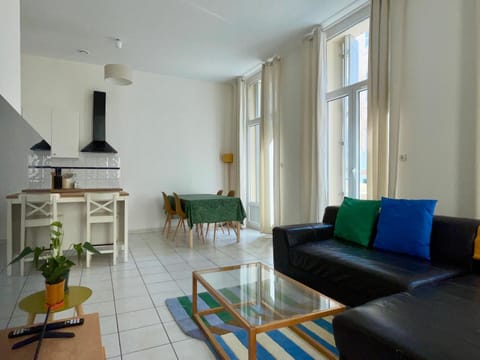 Living room, Seating area, Dining area