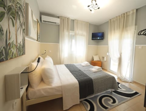 Bed, Bedroom, air conditioner