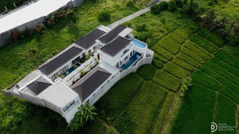 Property building, Day, Natural landscape, Bird's eye view, View (from property/room)
