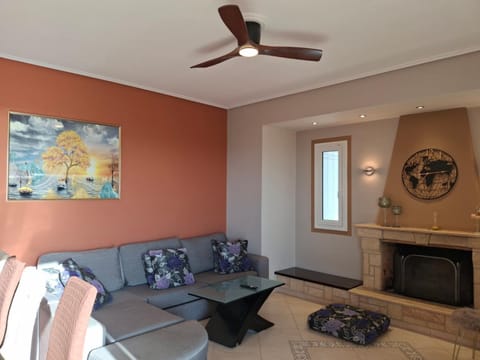 Living room, Seating area, fireplace