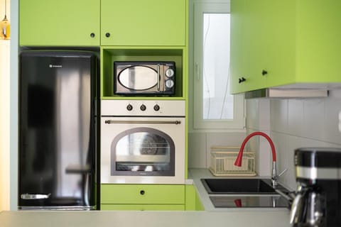 FISTIKI Central, Sexy & Totally Slays Apartment in Kallithea