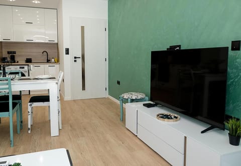 TV and multimedia, Kitchen or kitchenette, Dining area