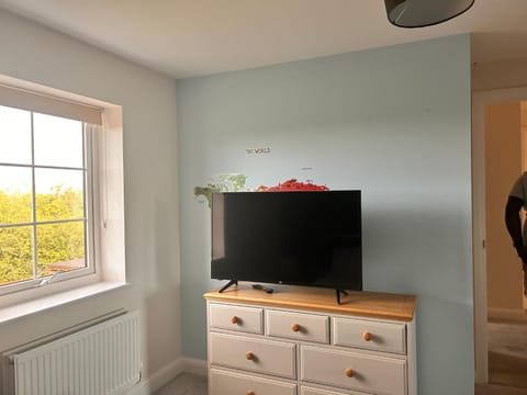 Modern 4-Bed Detached Home in Corby Apartment in Corby