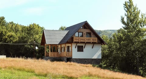 Property building, Day, Natural landscape, Mountain view