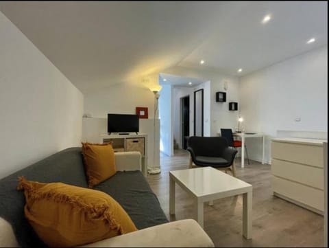 Confort & Bien-être-Parking Apartment in Fontainebleau