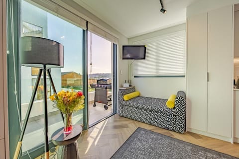 Communal lounge/ TV room, TV and multimedia, Seating area