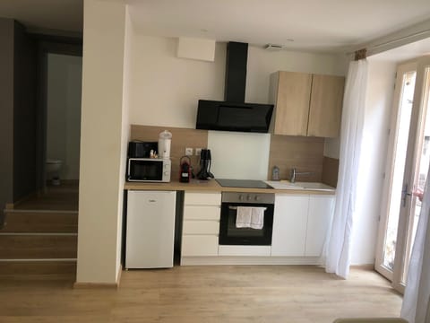Coffee/tea facilities, Kitchen or kitchenette, dishwasher, minibar, oven, pet friendly, stove, toaster