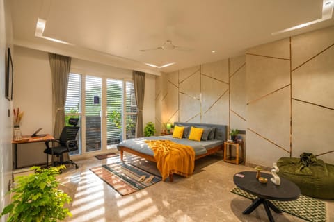 Photo of the whole room, Seating area, Bedroom