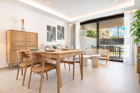 Living room, Seating area, Dining area
