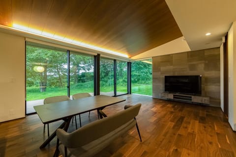 Communal lounge/ TV room, Living room, Dining area
