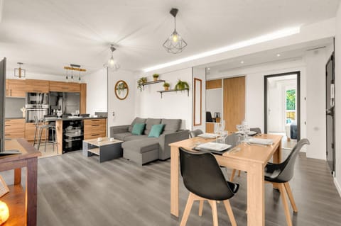 Kitchen or kitchenette, Living room, Dining area