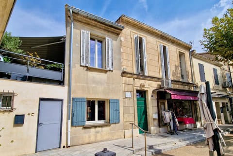 Demeure d'exception sur la place de l'église House in Fontvieille