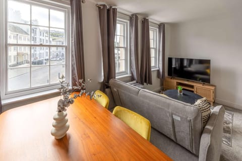 Bright 1 Bed Harbour-side Apartment with Sea Views Apartment in Copeland District