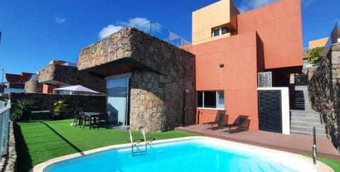 Solarium, Swimming pool