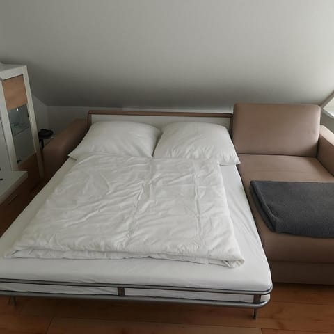 Bed, Photo of the whole room